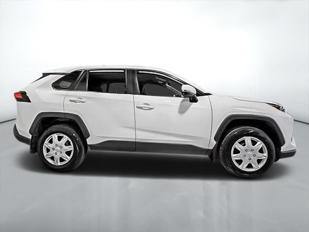 Toyota RAV4 LE 2024 d&rsquo;occasion à vendre - 2