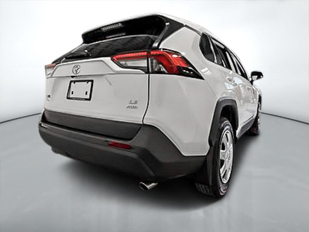 Toyota RAV4 LE 2024 d&rsquo;occasion à vendre - 3