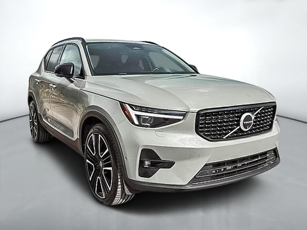 Volvo XC40 B5 ULTIMATE AWD DARK THEME 2024 d&rsquo;occasion à vendre - 1