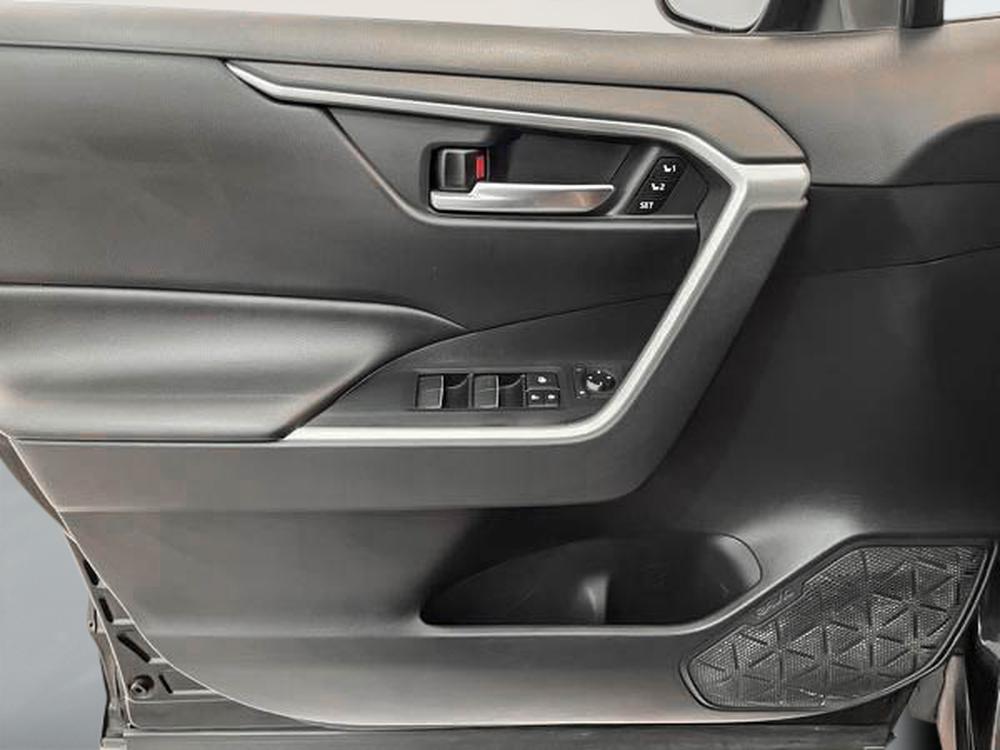 Toyota RAV4 XLE AWD 2019 d&rsquo;occasion à vendre - 12