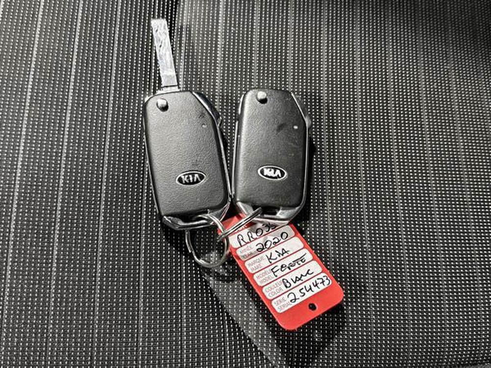 Kia Forte EX 2020 d&rsquo;occasion à vendre - 32