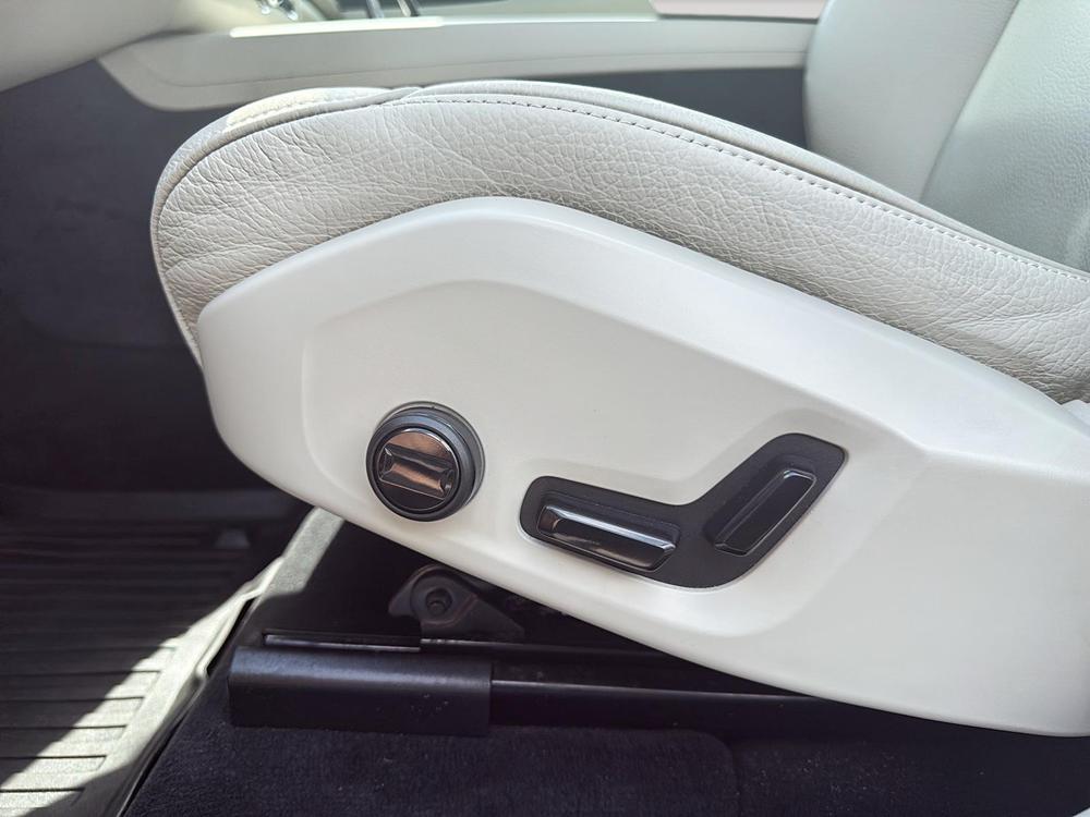 Volvo XC60 Recharge T8 CORE AWD // PLUG IN 2024 d&rsquo;occasion à vendre - 19
