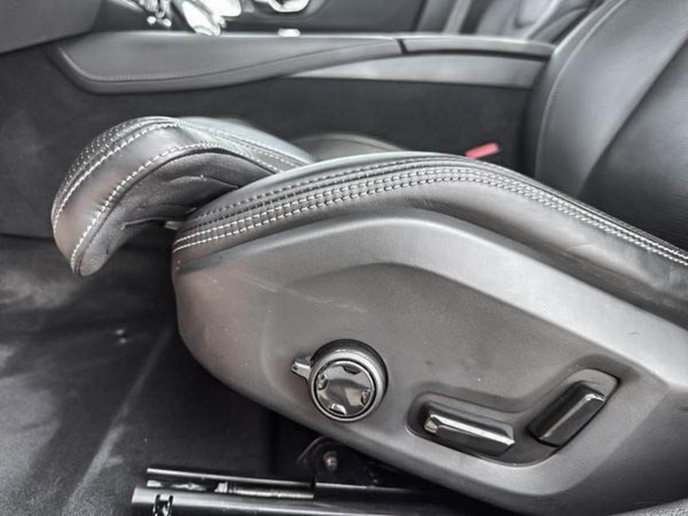 Volvo S60 Recharge T8 ULTIMATE AWD PLUG IN // SIEGES MASSANT 2024 d&rsquo;occasion à vendre - 19