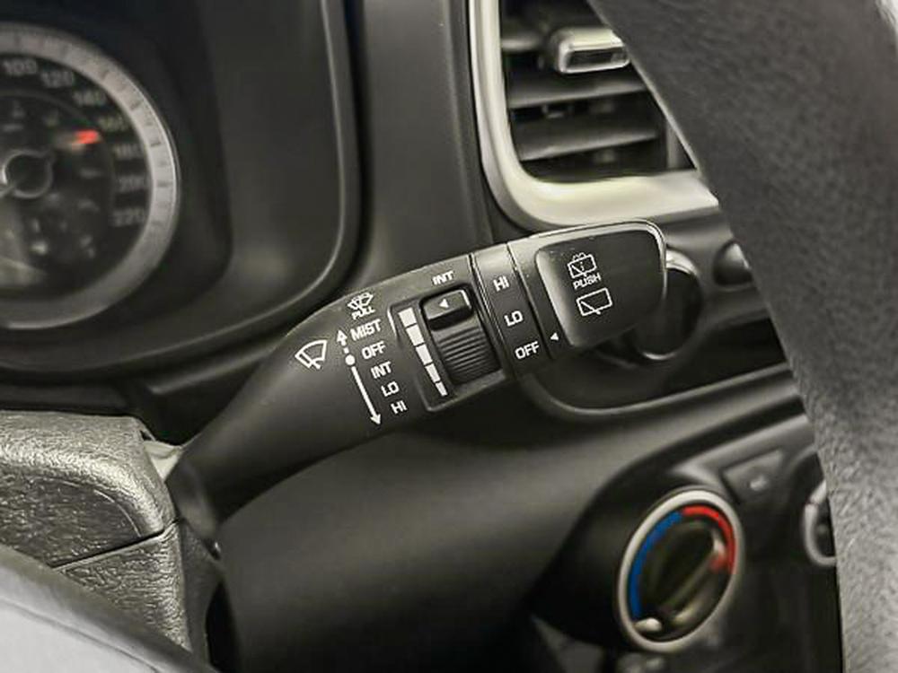 Hyundai Venue ESSENTIAL 2021 d&rsquo;occasion à vendre - 22