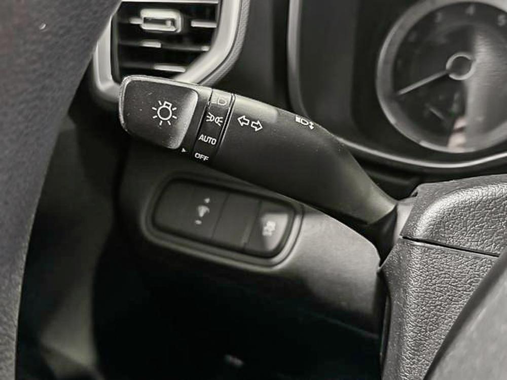 Hyundai Venue ESSENTIAL 2021 d&rsquo;occasion à vendre - 21
