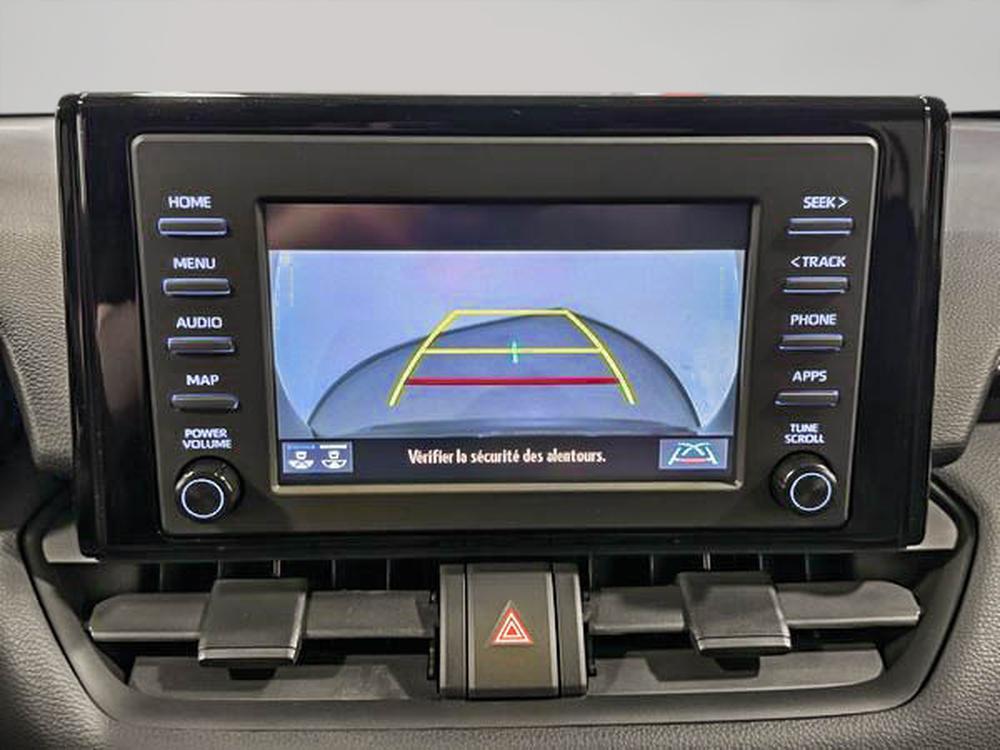 Toyota RAV4 LE 2021 d&rsquo;occasion à vendre - 26