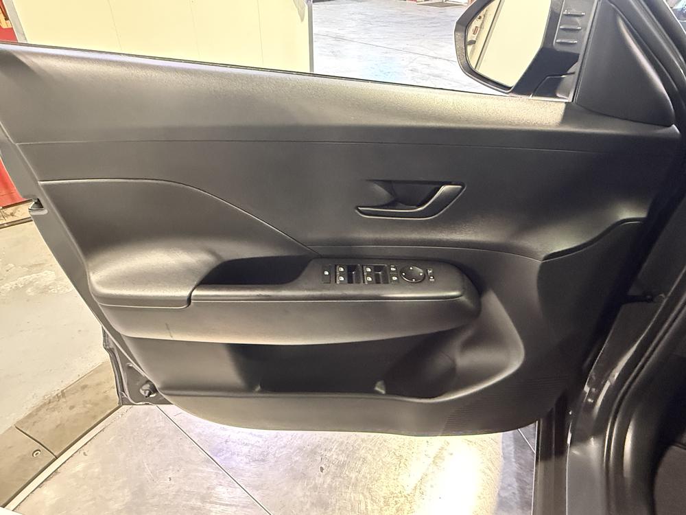 Hyundai Kona 2.0L ESSENTIAL AWD 2024 d&rsquo;occasion à vendre - 13
