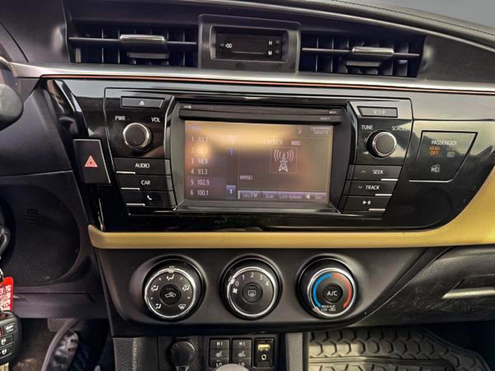 Toyota Corolla CE 2016 d&rsquo;occasion à vendre - 24