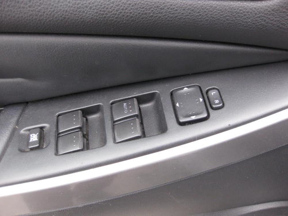 Mazda CX-7 GS 2011 d&rsquo;occasion à vendre - 11