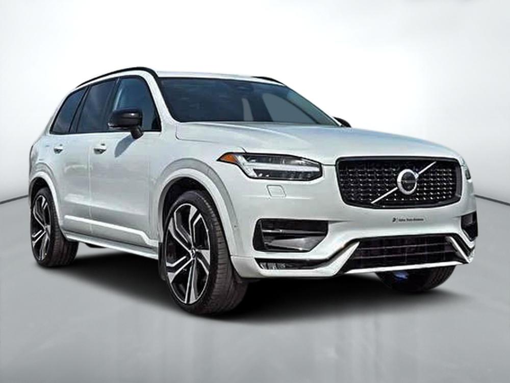 Volvo XC90 B6 ULTIMATE // DARK THEME