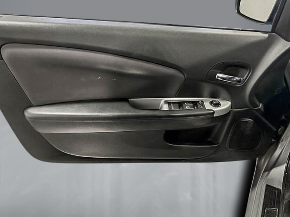 Chrysler 200 Touring convertible 2013 d&rsquo;occasion à vendre - 13