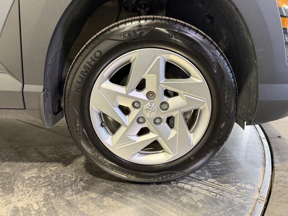 Hyundai Kona 2.0L ESSENTIAL AWD 2024 d&rsquo;occasion à vendre - 12
