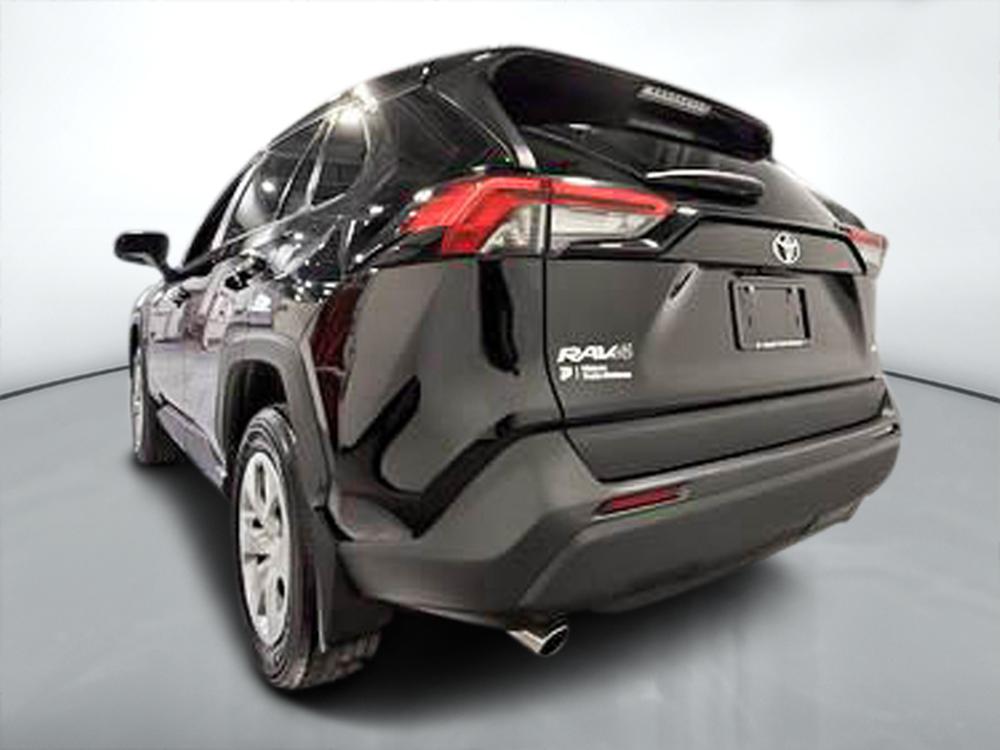 Toyota RAV4 LE 2021 d&rsquo;occasion à vendre - 6