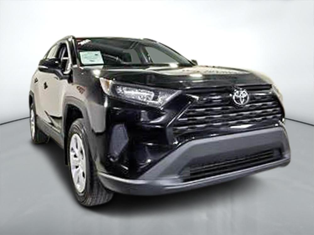 Toyota RAV4 LE 2021 d&rsquo;occasion à vendre