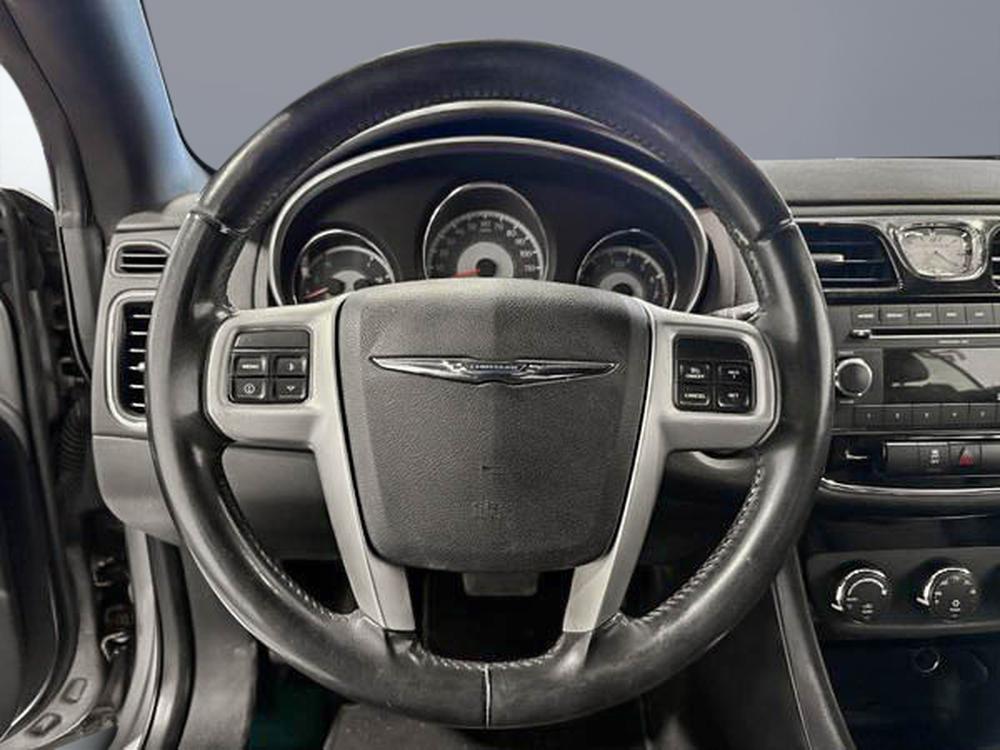 Chrysler 200 Touring convertible 2013 d&rsquo;occasion à vendre - 17