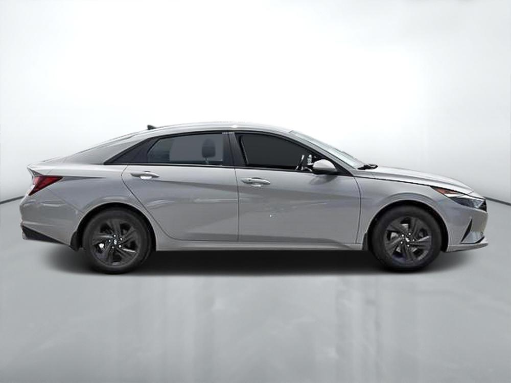 Hyundai Elantra Preferred 2023 d&rsquo;occasion à vendre - 2
