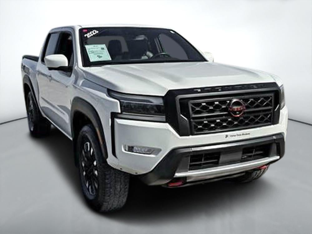 Nissan Frontier PRO-X CREW CAB // LUXURY PACK