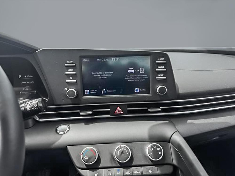 Hyundai Elantra Preferred 2023 d&rsquo;occasion à vendre - 19