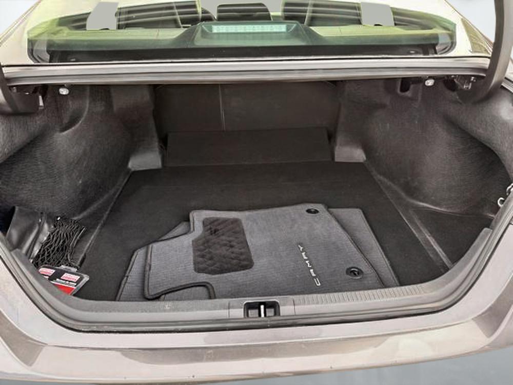 Toyota Camry HYBRIDE SE 2023 d&rsquo;occasion à vendre - 32