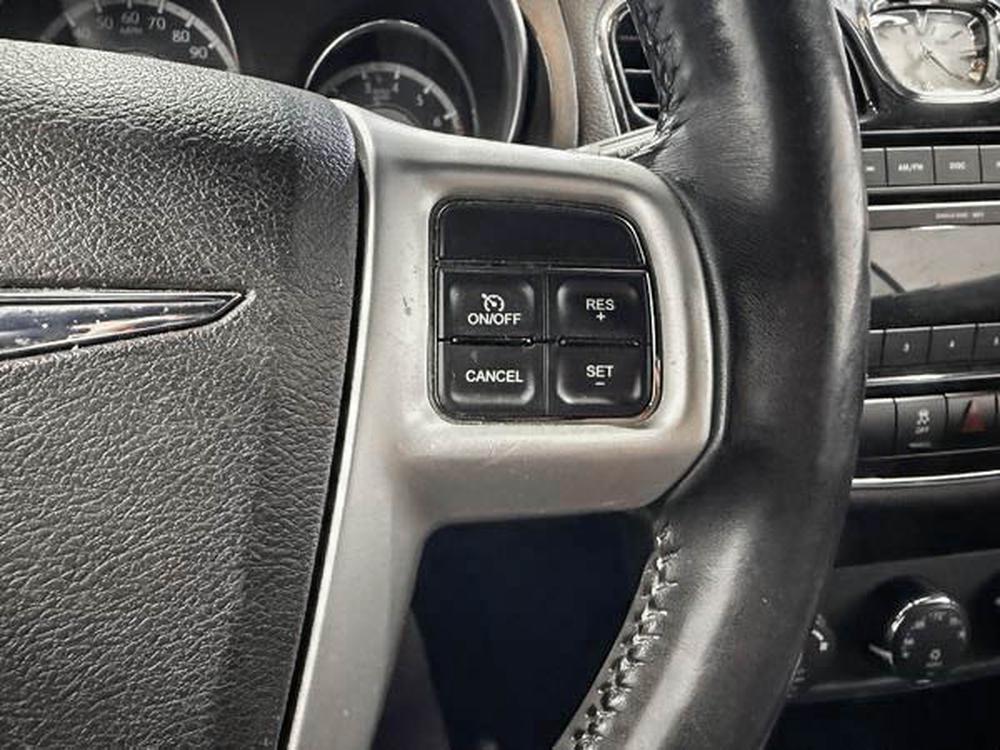 Chrysler 200 Touring convertible 2013 d&rsquo;occasion à vendre - 19
