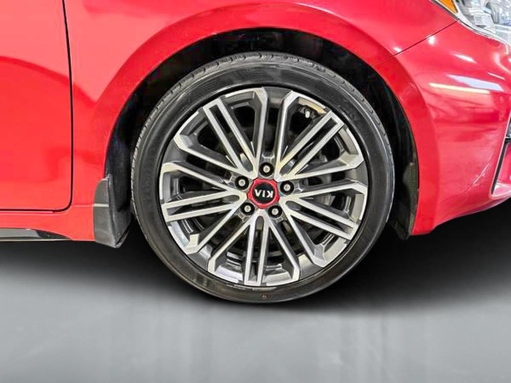Kia Forte5 2020 Rouge usage à vendre Kia Forte5 2020 Rouge usage à vendre
