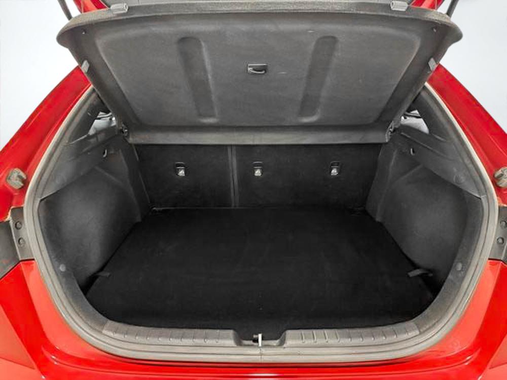 Kia Forte5 2020 Rouge usage à vendre Kia Forte5 2020 Rouge usage à vendre