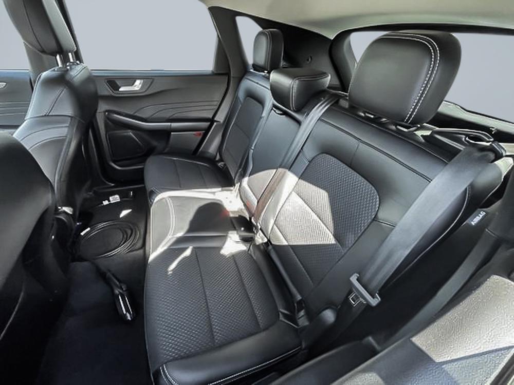 Ford Escape 2023 Gris usage à vendre Ford Escape 2023 Gris usage à vendre