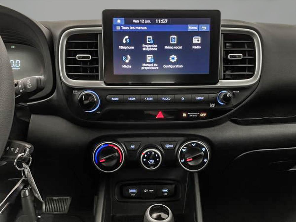 Hyundai Venue Essential 2023 d&rsquo;occasion à vendre - 19