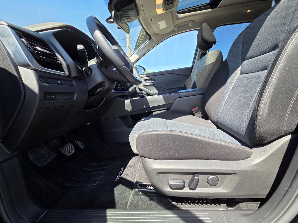 Nissan Rogue SV 2022 d&rsquo;occasion à vendre - 13