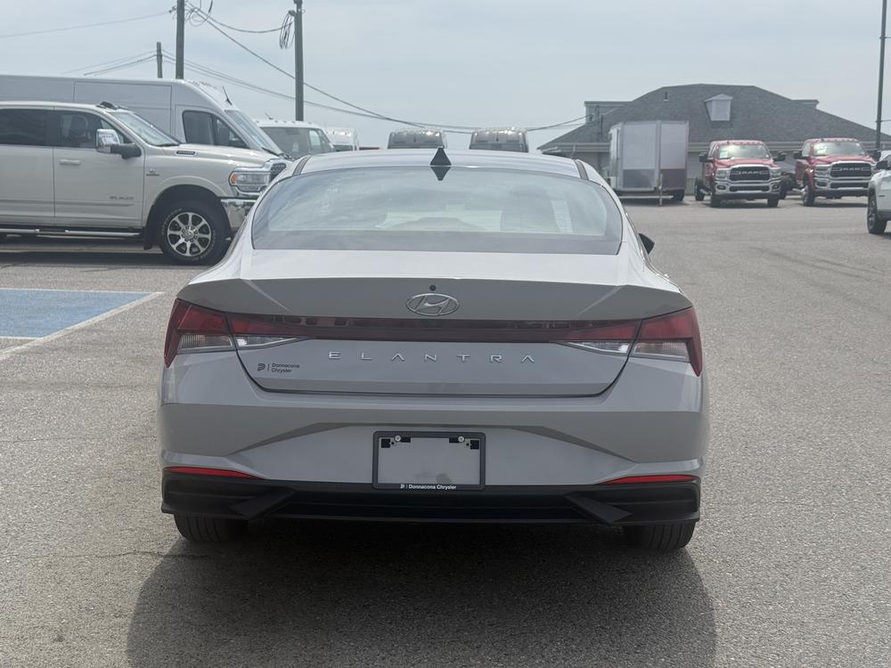 Hyundai Elantra Preferred 2023 d&rsquo;occasion à vendre - 4