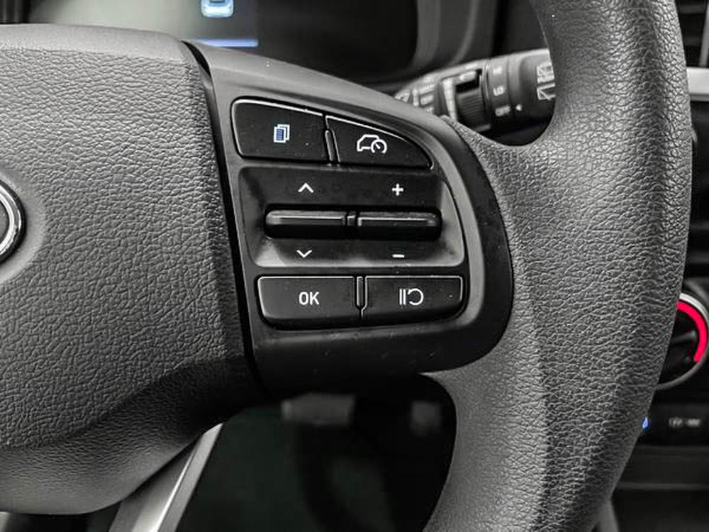 Hyundai Venue Essential 2023 d&rsquo;occasion à vendre - 17
