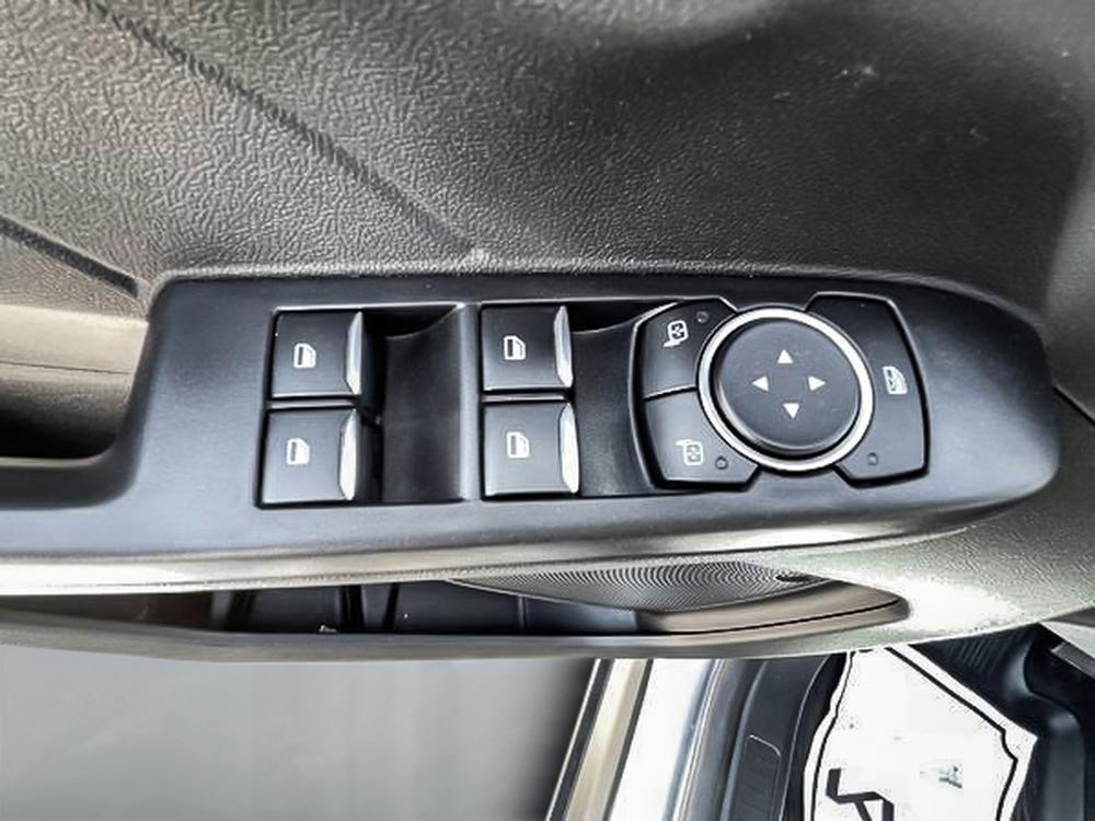 Ford Escape 2023 Gris usage à vendre Ford Escape 2023 Gris usage à vendre