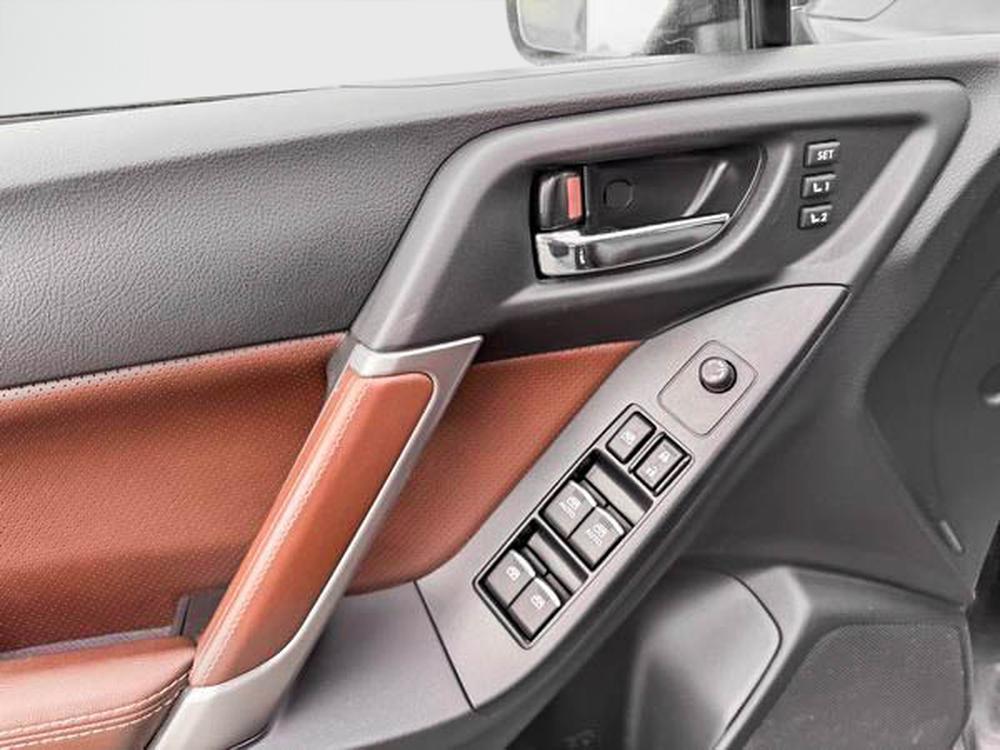 Subaru Forester LIMITED 2017 d&rsquo;occasion à vendre - 14