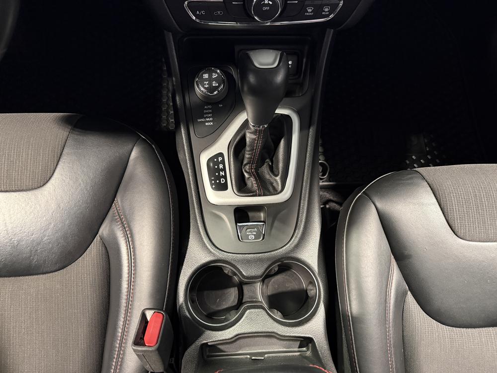 Jeep Cherokee 2017 Gris usage à vendre Jeep Cherokee 2017 Gris usage à vendre