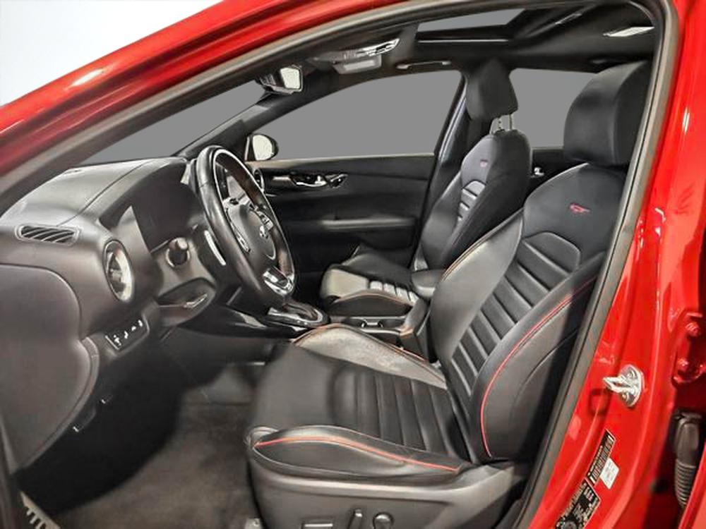 Kia Forte5 2020 Rouge usage à vendre Kia Forte5 2020 Rouge usage à vendre