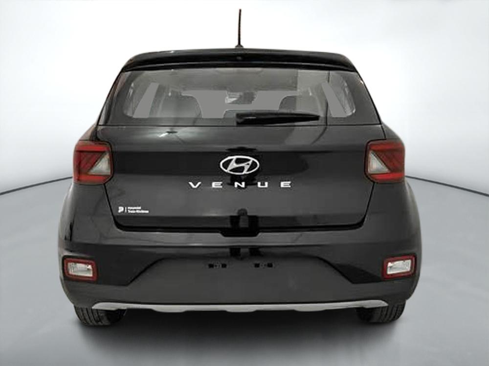 Hyundai Venue Essential 2023 d&rsquo;occasion à vendre - 7