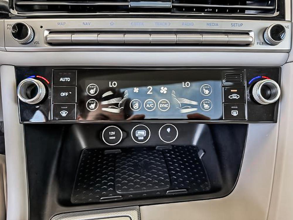 Genesis G70 2.5T PRESTIGE AWD 2025 d&rsquo;occasion à vendre - 29