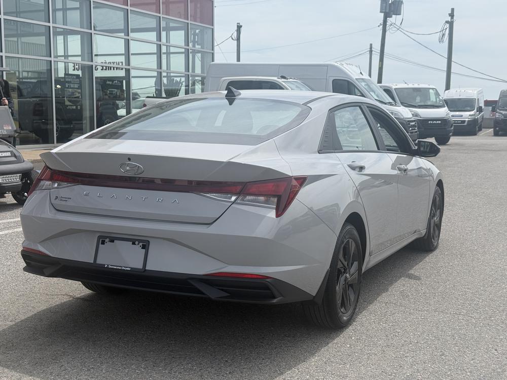 Hyundai Elantra Preferred 2023 d&rsquo;occasion à vendre - 3