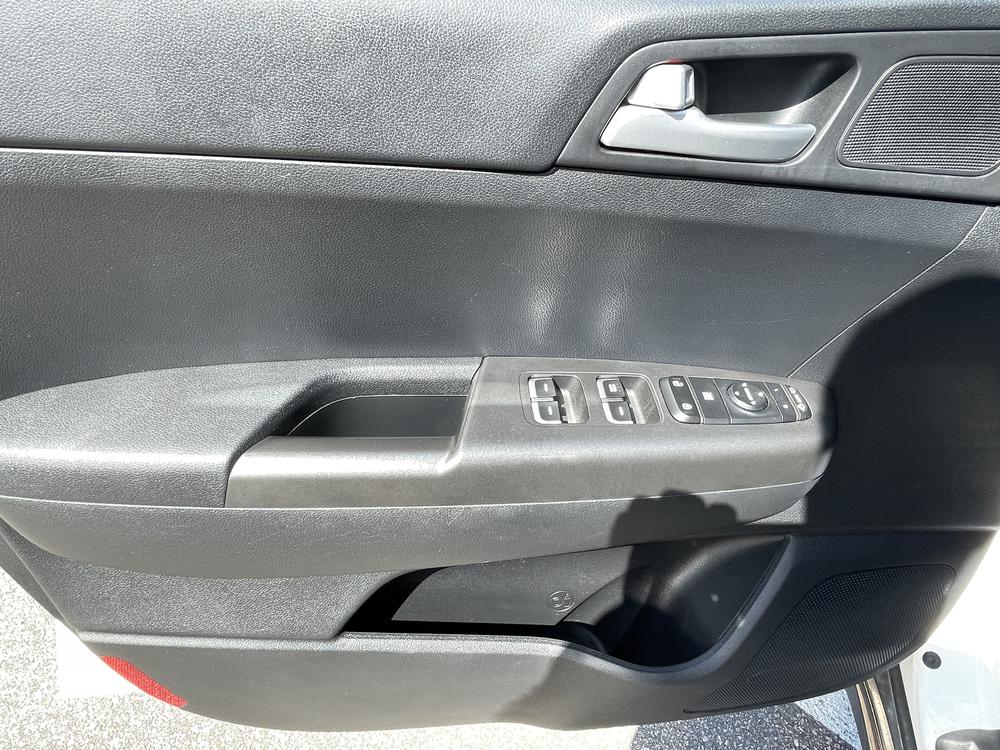 Kia Sportage 2021 Blanc usage à vendre Kia Sportage 2021 Blanc usage à vendre