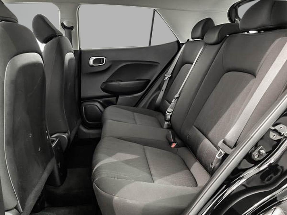 Hyundai Venue Essential 2023 d&rsquo;occasion à vendre - 27