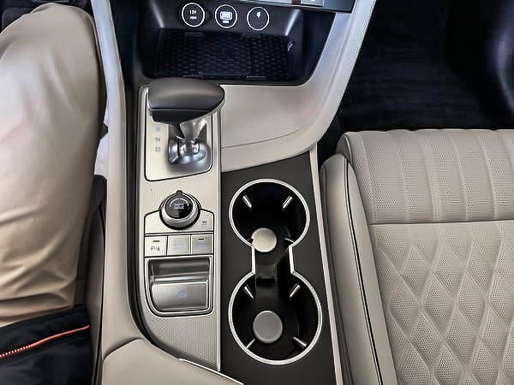 Genesis G70 2.5T PRESTIGE AWD 2025 d&rsquo;occasion à vendre - 24