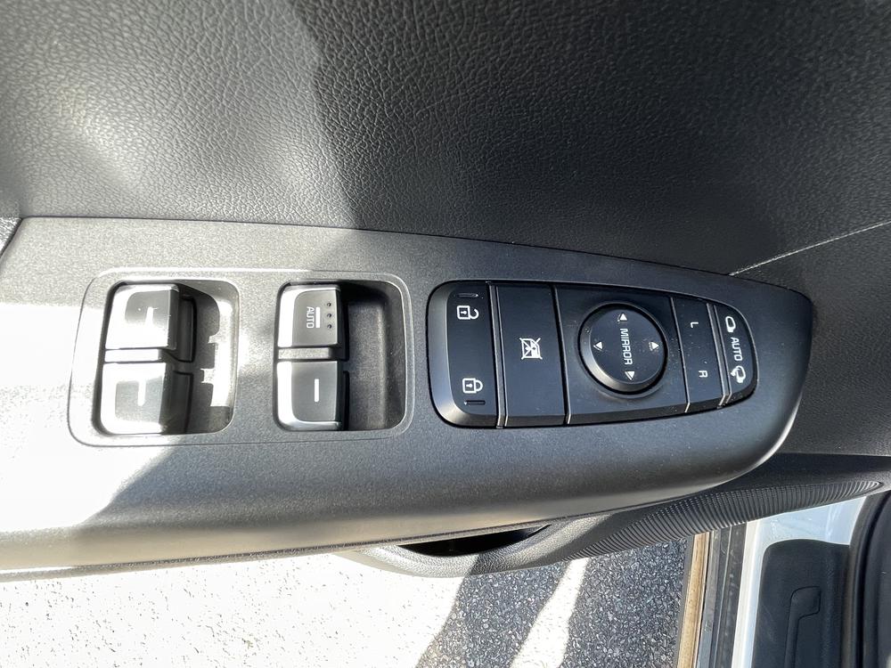 Kia Sportage 2021 Blanc usage à vendre Kia Sportage 2021 Blanc usage à vendre