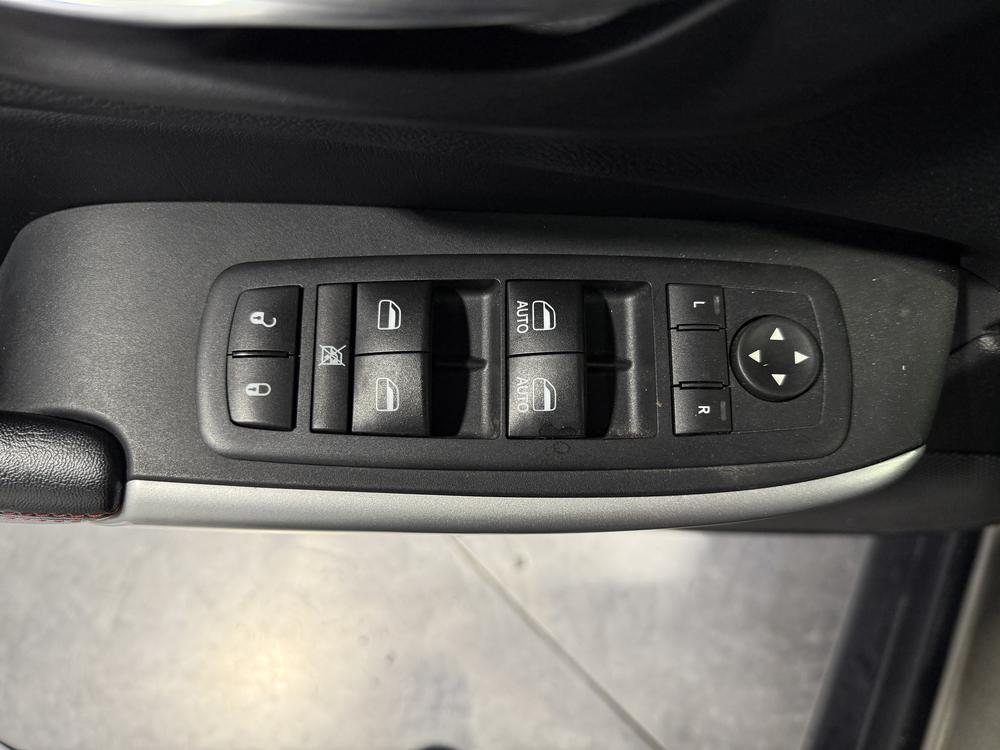 Jeep Cherokee 2017 Gris usage à vendre Jeep Cherokee 2017 Gris usage à vendre