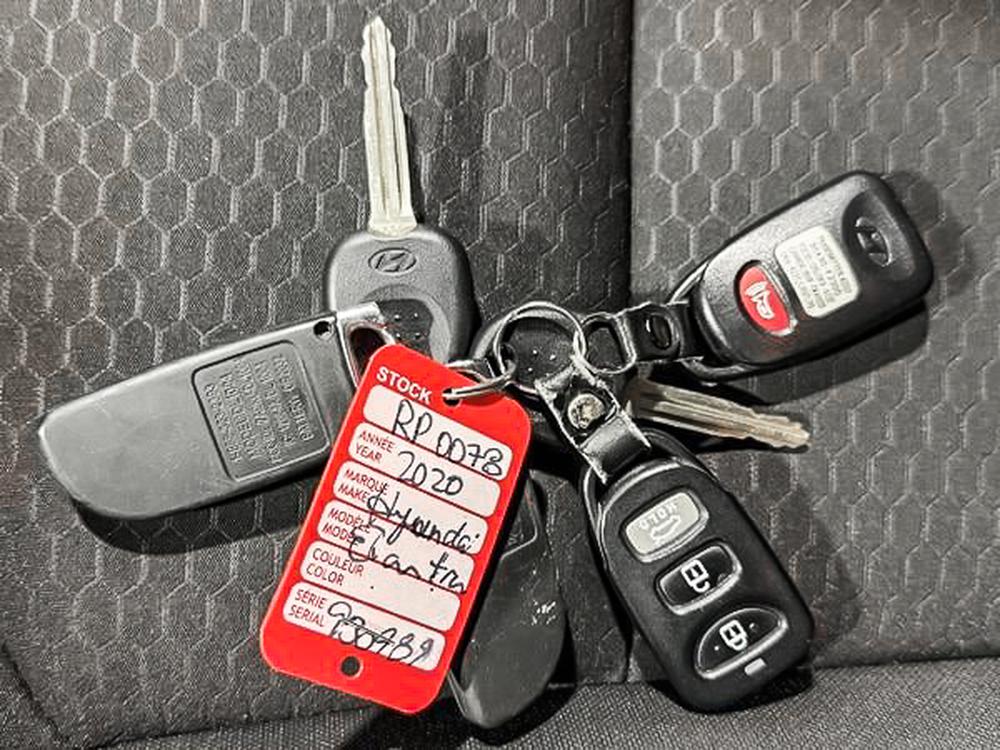 Hyundai Elantra Preffered 2020 d&rsquo;occasion à vendre - 32