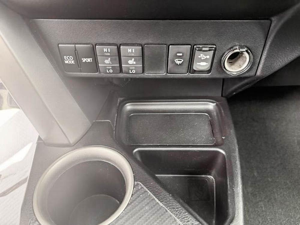 Toyota RAV4 XLE AWD 2015 d&rsquo;occasion à vendre - 31