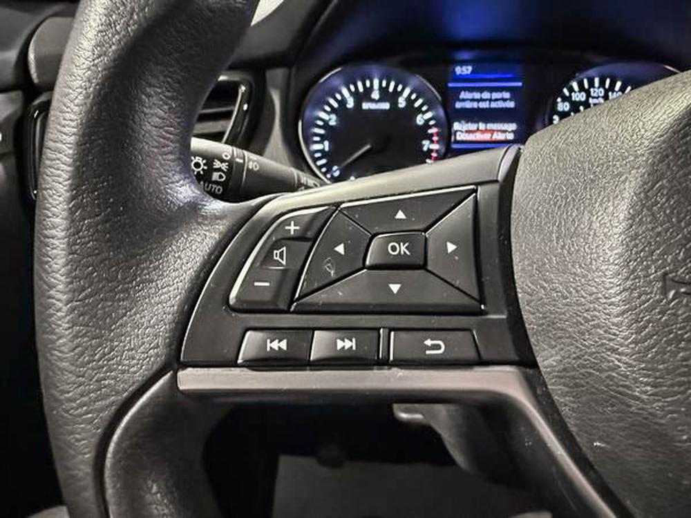 Nissan Rogue SV 2019 d&rsquo;occasion à vendre - 21