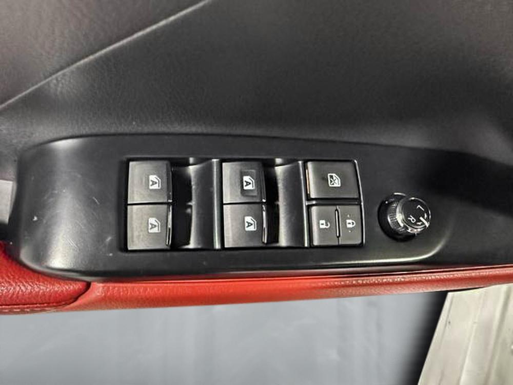 Toyota Camry XSE 2019 d&rsquo;occasion à vendre - 16