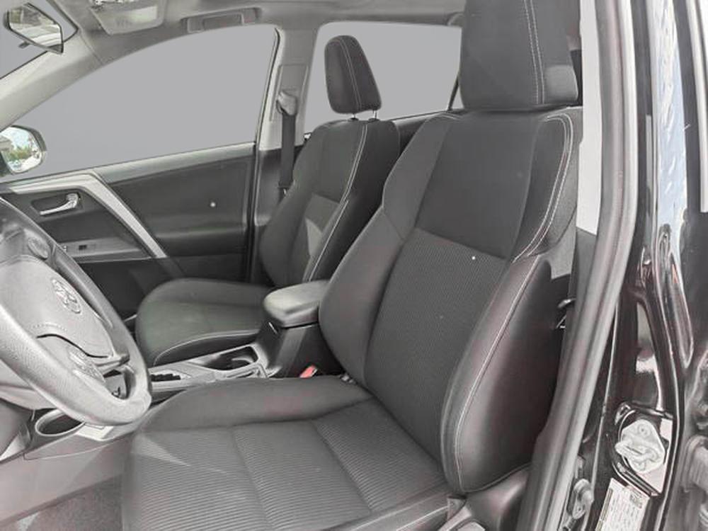 Toyota RAV4 XLE AWD 2015 d&rsquo;occasion à vendre - 17