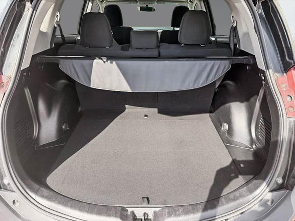Toyota RAV4 XLE AWD 2015 d&rsquo;occasion à vendre - 33