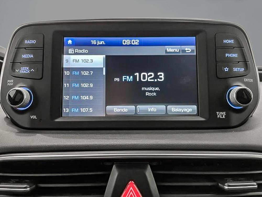 Hyundai Santa Fe Essential 2019 d&rsquo;occasion à vendre - 21